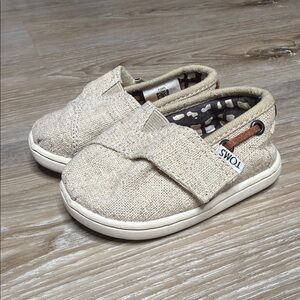 Tiny TOMS Baby Beige Moccasins 4T